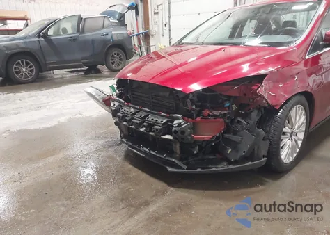 2017 Ford Focus Titanium из США, поврежденный, VIN 1FADP3J26HL238966